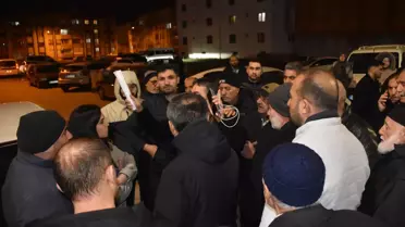 Umre Vaadiyle Dolandırılanlar Sivas'ta Toplandı