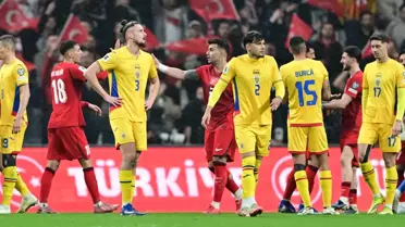 Sinirden sandalyeyi fırlattı! Türkiye-Romanya maçının sonunda kavga