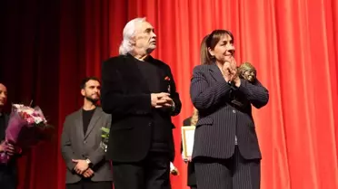 Dünya Tiyatro Günü'nde Binnur Kaya'ya Ödül