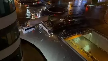 İskenderun'da Sağanak Yağış Hayatı Olumsuz Etkiledi