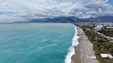Antalya'da Güneşli Hava, Sahillerde Yoğunluk