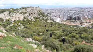 Antalya'da Kayalıklardan Düşen Kadın Kurtarıldı
