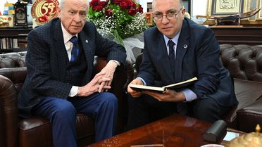 Görevinden istifa eden Yönter'den 'kara kaplı defterli' Bahçeli paylaşımı