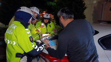 Adana'da Alkol Denetimi: 48 Sürücüye 674 Bin TL Ceza