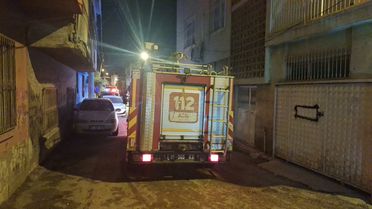 Adana'da 3 katlı binanın terasında patlama! 1 kişi öldü, 1 kişi yaralandı