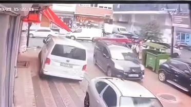 Sultangazi'de Çocuğa Araç Çarptı