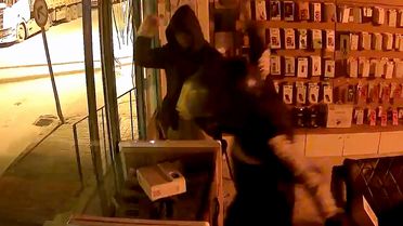 Adana'da Hırsızlık: 2 Şüpheli Tutuklandı