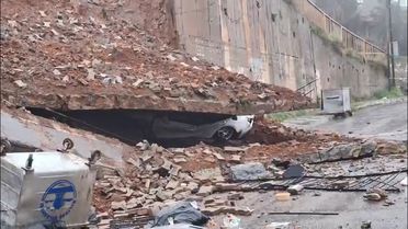 Maltepe'de Okul Duvarı Çöktü