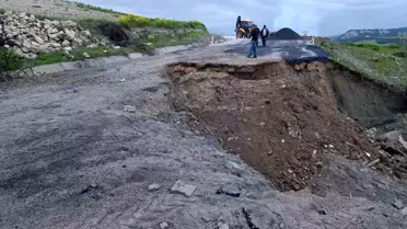 Manisa'da çöken Kula-Selendi karayolu ulaşıma kapatıldı