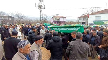 Turgutlu'da Aile Katliamı: 4 Kişi Toprağa Verildi