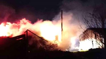 Eskipazar'da Yangın: Samanlık ve Odunluk Zarar Gördü