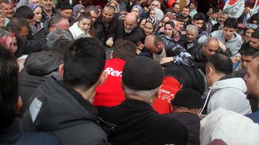 Konya’da ucuz televizyon izdihamı