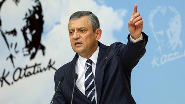 Özgür Özel'den 'mutlak butlan' çıkışı: Aha da teslim olursam ne olsun