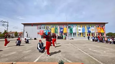 Sarıgöl'de 400 fıstık çamı toprakla buluştu