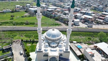 Manisa'da Leylek Çifti 6 Yıldır Cami Kubbesinde