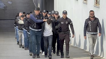 Adana'da Kaçak Sigara Operasyonu: 2 Tutuklama