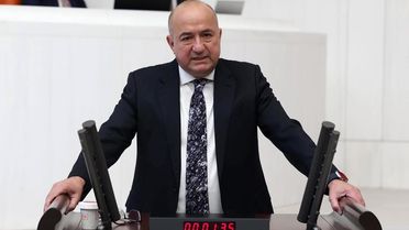 AK Partili Gider'den Özgür Özel'e: 'Boş ver sen köprüyü bedava yapmayı. Belediye başkanına talimat ver, suyu bedava da yapmasın, en azından ucuzlatsın'