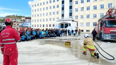 Antakya'da Lise Öğrencilerine Yangın Eğitimi