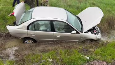 Manyas'ta Araç Kazası: 3 Yaralı