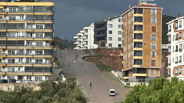 Edremit'te Aşırı Yağışlar Toprak Kaymasına Neden Oldu