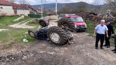 Traktör Devrildi: Sürücü Ağır Yaralandı