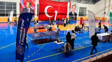 Muş'ta Masa Tenisi Turnuvası Başladı