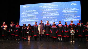 MAKÜ'de 20. Yıl Ödül Töreni