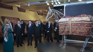 Cevdet Yılmaz Azerbaycan Halı Müzesi'ni Ziyaret Etti