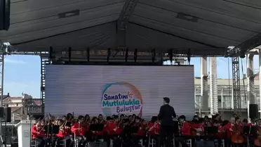 İstanbul’da Çocuk ve Gençlik Sanat Bienali Başladı