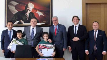 En çok kitap okuyan öğrencilere 'teşekkür' belgesi verildi