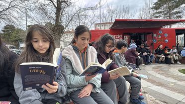 Erzincan'da Açık Havada Kitap Okuma Etkinliği