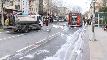 Fatih’te çöpe atılan karpit patlamaya neden oldu