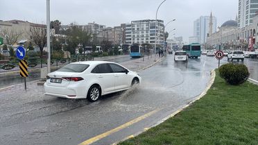 Güneydoğu'da Sağanak Yağış Sorun Yarattı
