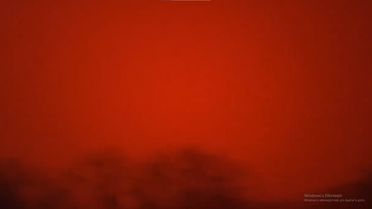 Afrika'dan gelen çöl tozu sonucu Girit Adası'nda gökyüzü kırmızıya büründü