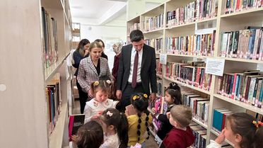 Kaymakam Akar Kütüphane Ziyaretinde