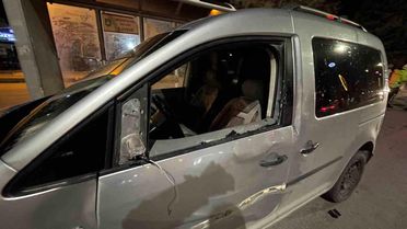 Hafif ticari araç üniversite öğrencisine çarptı: 3 yaralı