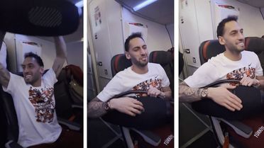 Hakan Çalhanoğlu ve takım arkadaşları, ''Bir oluruz yolunda'' şarkısıyla coştu