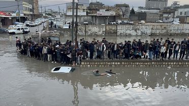 Irak'ın Erbil kentinde etkili olan yağış hayatı olumsuz etkiledi