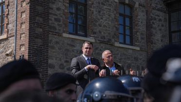 İzmir'de Vakıflar Genel Müdürlüğüne devredilen eski DGM binalarının tahliye süreci başladı