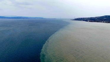 Körfez'de Sağanak Sonrası Denizin Rengi Değişti