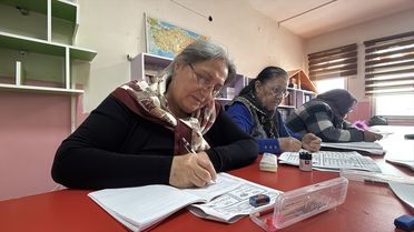 Erzincan'da Ninelere Okuma Yazma Kursu