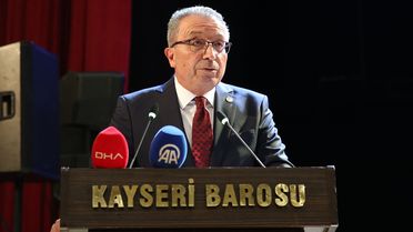 Kayseri'de Avukatlardan Konsere Özel Kutlama