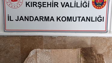 Kırşehir'de Roma Dönemi Mezar Taşı Ele Geçirildi