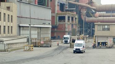 Kocaeli'de fabrikada yüksekten düşen 3 işçi öldü