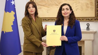 Osmani Görevini Haxhiu'ya Devretti