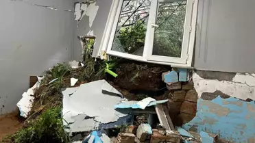 Maltepe'de Toprak Kayması: Tek Katlı Ev Hasar Gördü