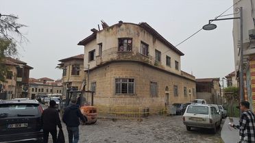 Tarsus'ta Boş Bina Çöktü