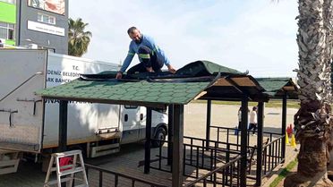 Mersin'de park ve yeşil alanlarda bakım seferberliği