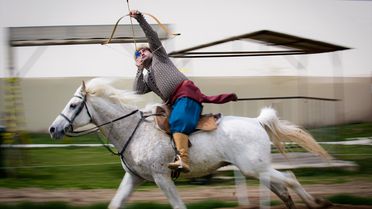Avukat Alptekin'den Atlı Okçuluk Çağrısı