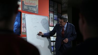Demokrasi ve Milli Egemenlik Vurgusu